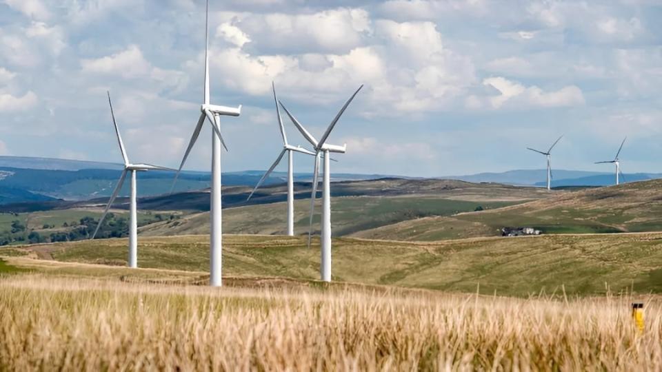 <p>A Georgia Tech study examines how short-term variability in wind power—known as wind intermittency—affects real-time electricity system imbalances in U.S. regional power markets.</p> Wind Turbines in a field