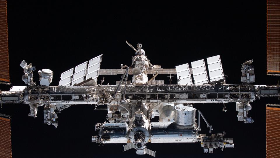 The devices under test will include halide perovskite-based cells, a likely materials platform for next-generation solar cells.